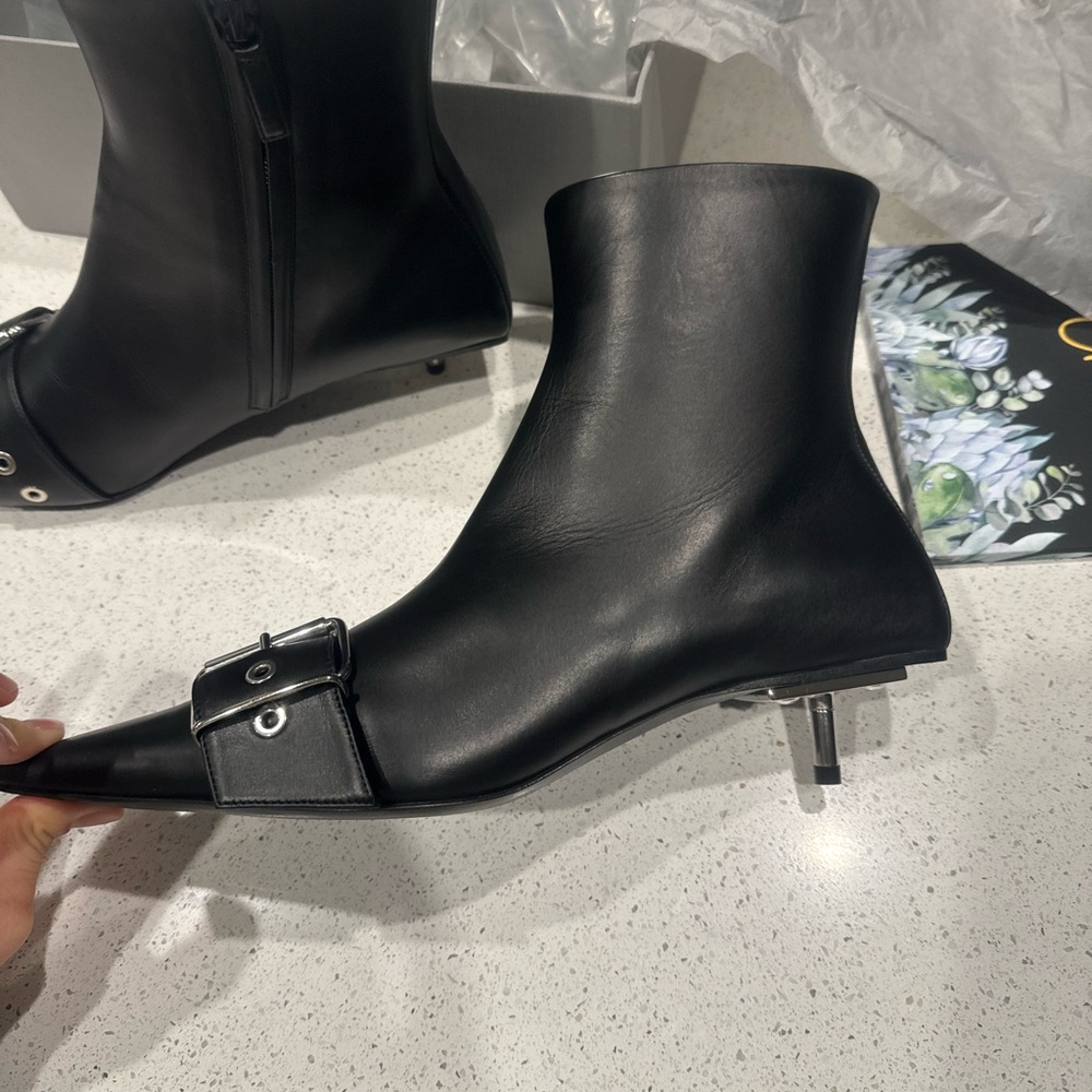 Elegant Black Ankle Boots